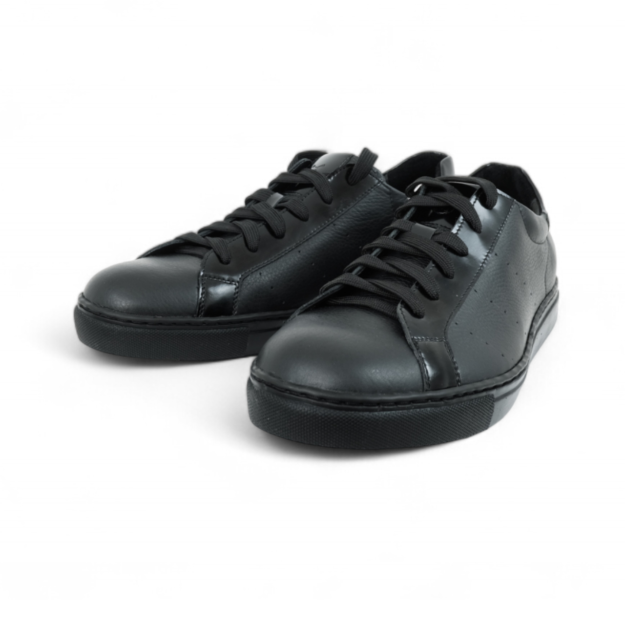 All-Black MASON : Low-cut leather sneaker รองเท้าสนีกเกอร์หนัง ผ้าใบหนังแท้ หล่อเท่ ใส่สบาย